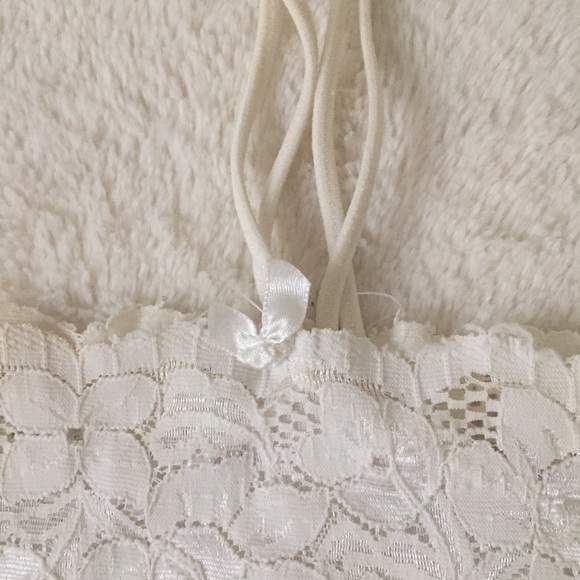 Floral laced square crop top - Picture 2 of 2